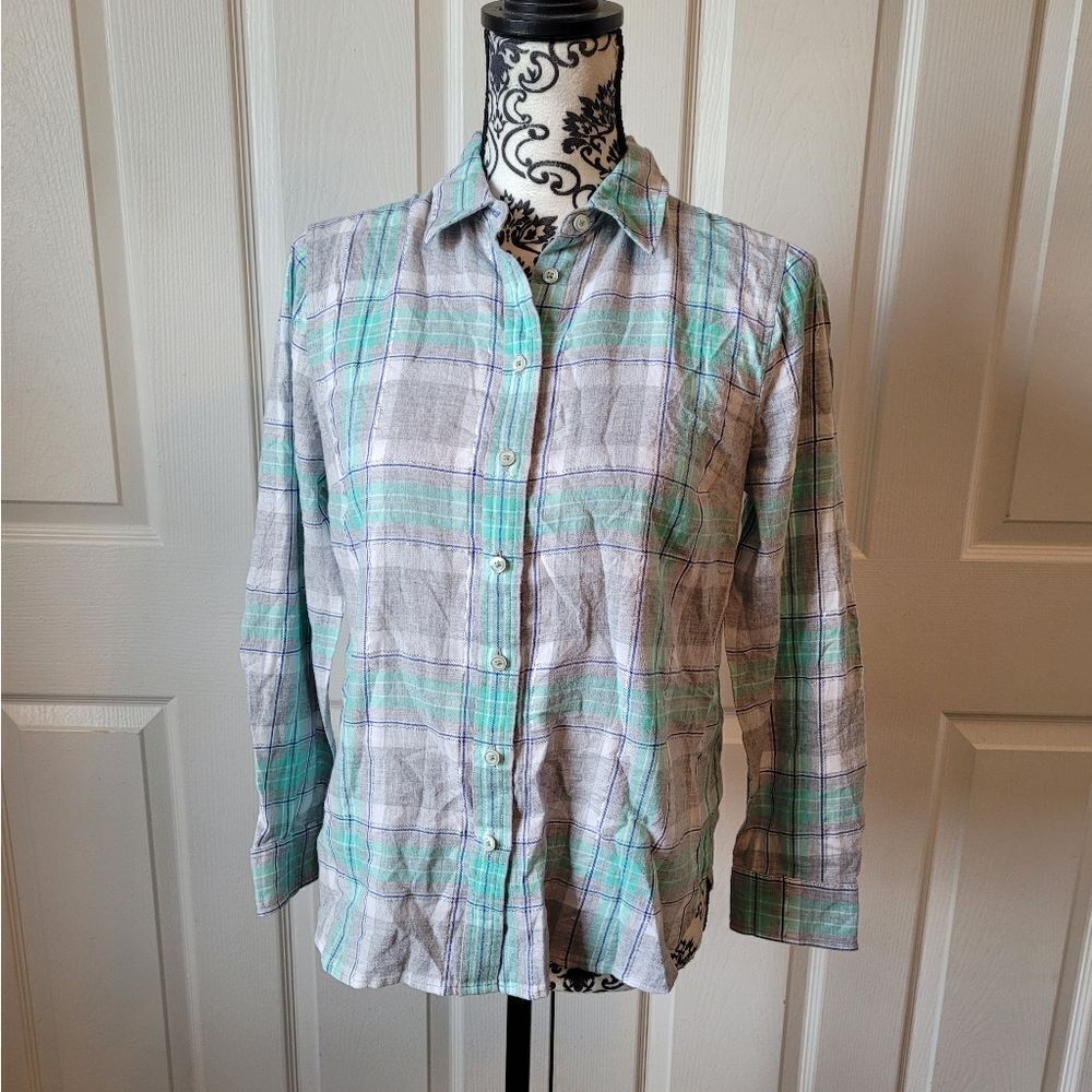 Talbots woman's plaid button up long sleeve shirt